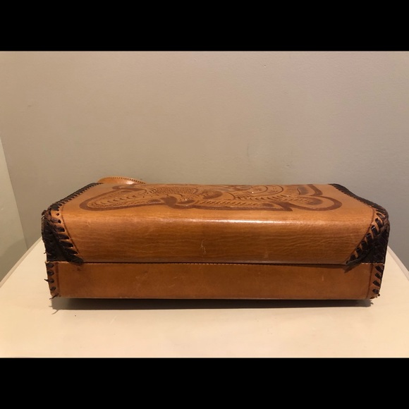 Vintage tooled leather bag - Picture 3 of 8